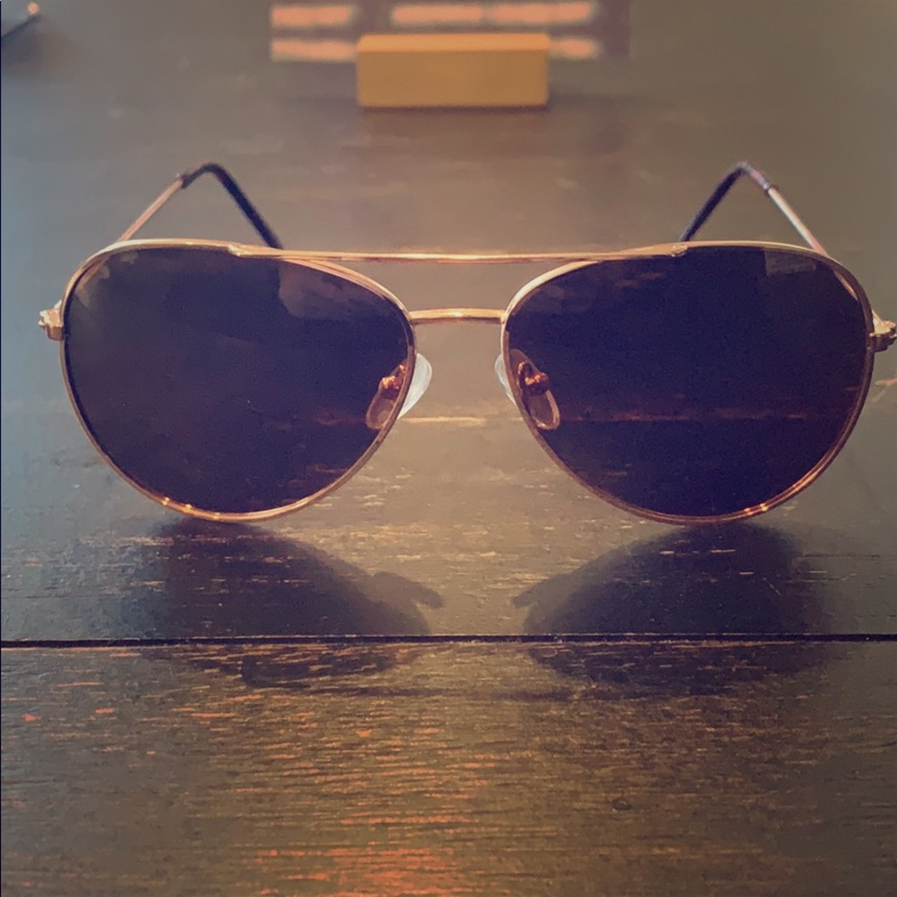 Rose gold framed aviator sunglasses